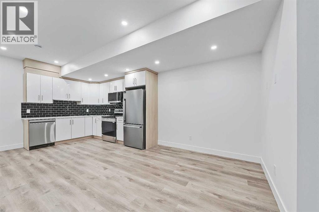 3538 43 Street SW — photo 35