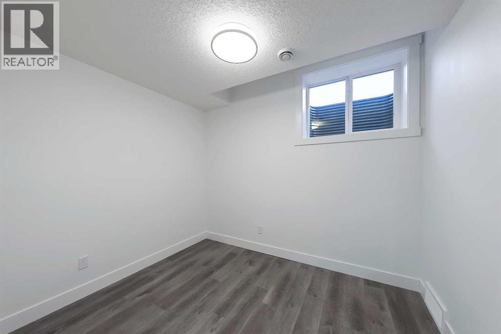 3538 43 Street SW — photo 38