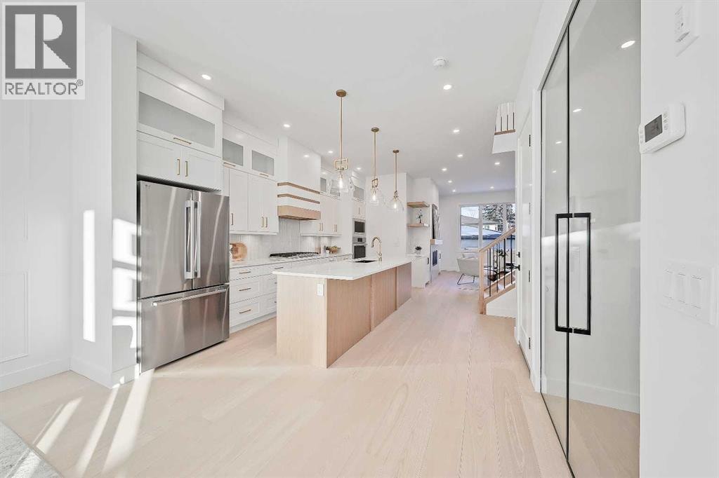 3538 43 Street SW — photo 6