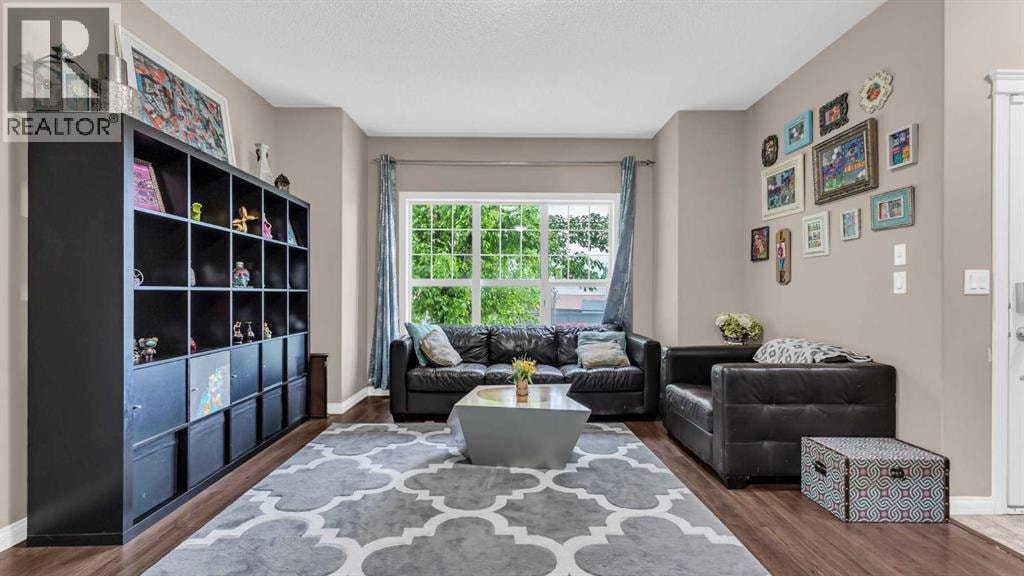 187 Cranford Close SE — photo 5