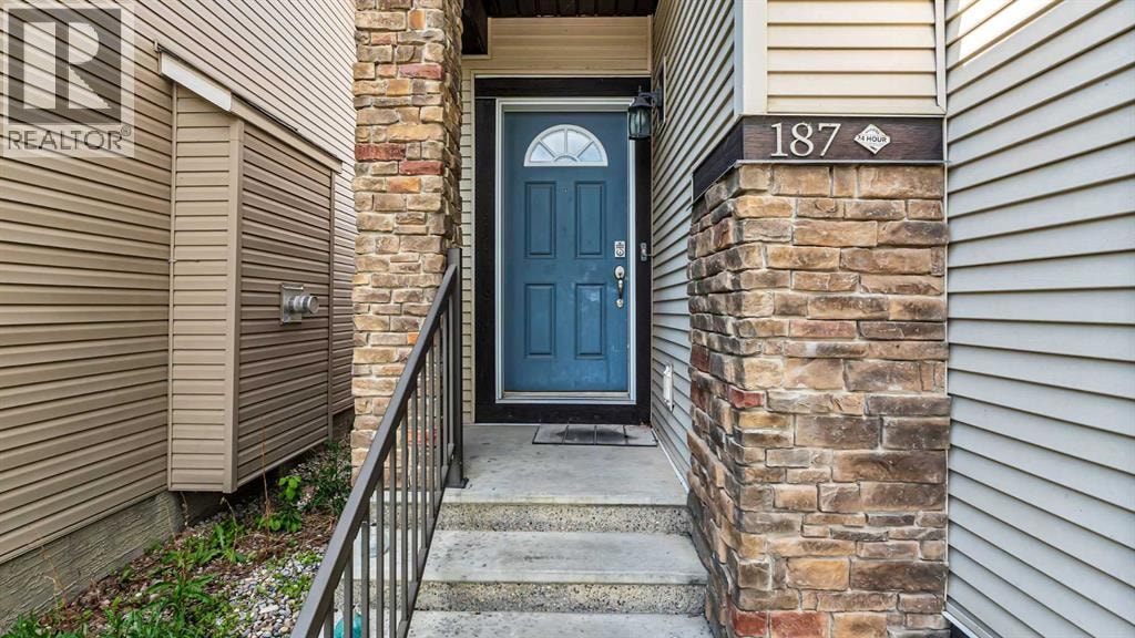 187 Cranford Close SE — photo 3