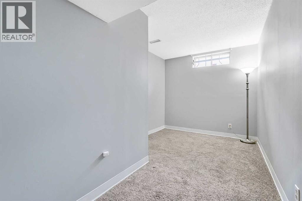 399 Maitland Crescent NE — photo 21