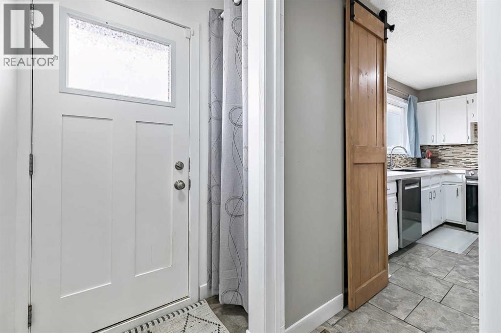 399 Maitland Crescent NE — photo 17