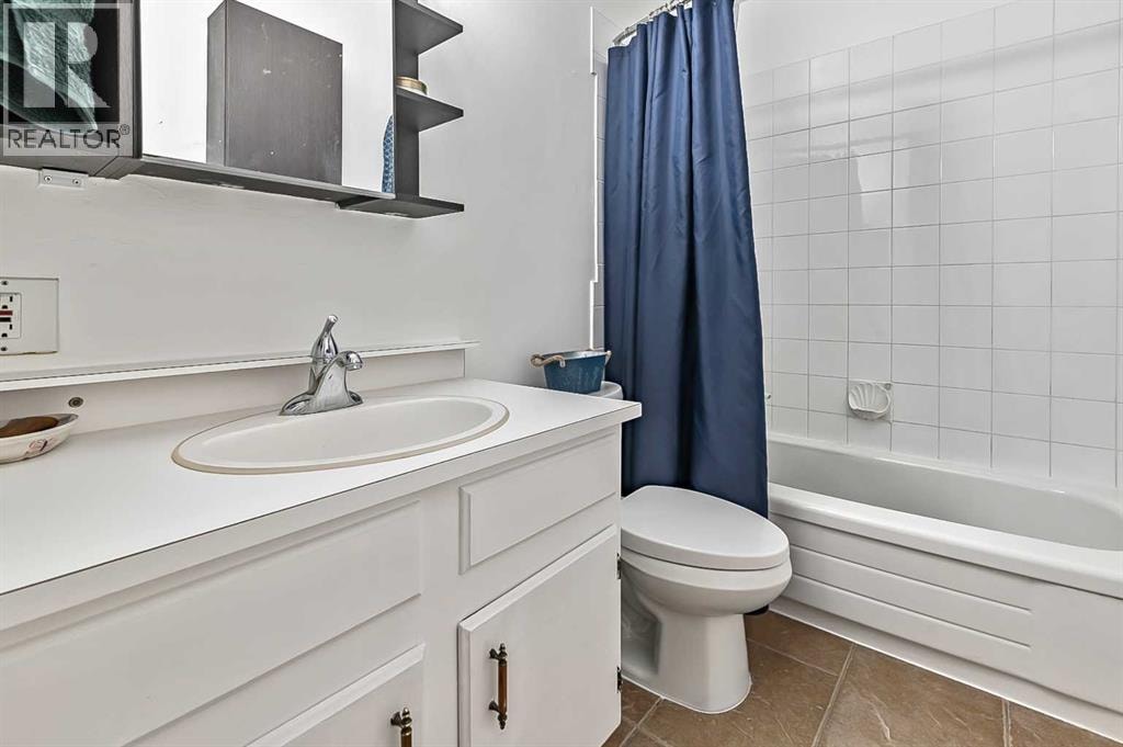 399 Maitland Crescent NE — photo 16