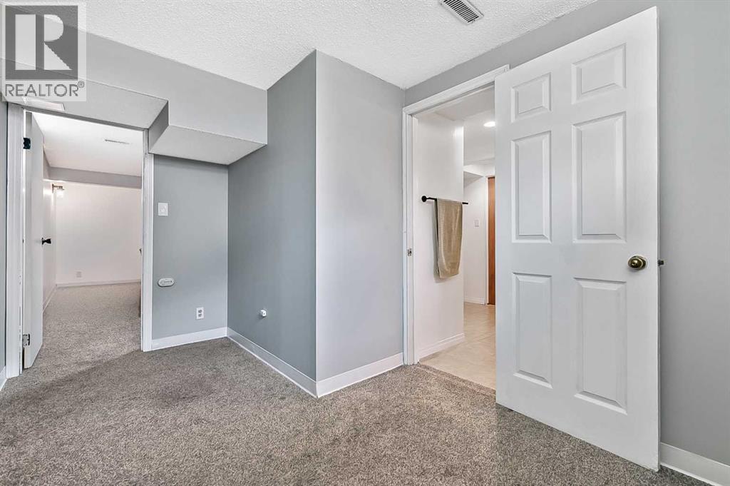 399 Maitland Crescent NE — photo 22