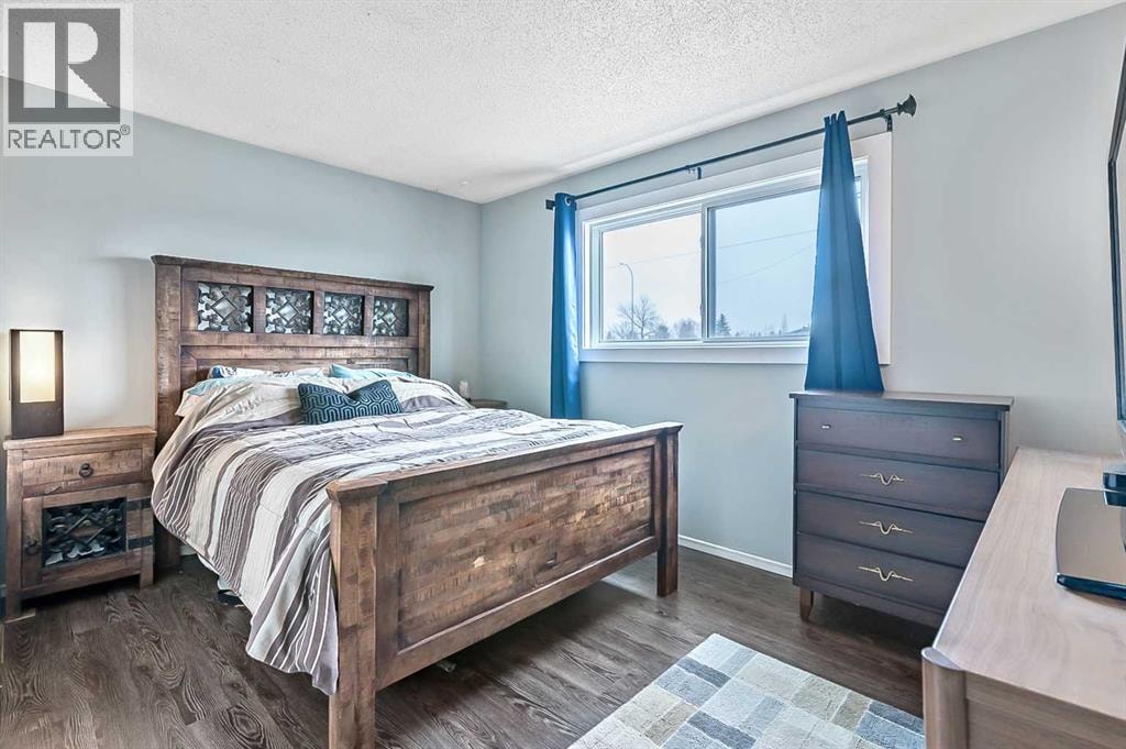 399 Maitland Crescent NE — photo 10