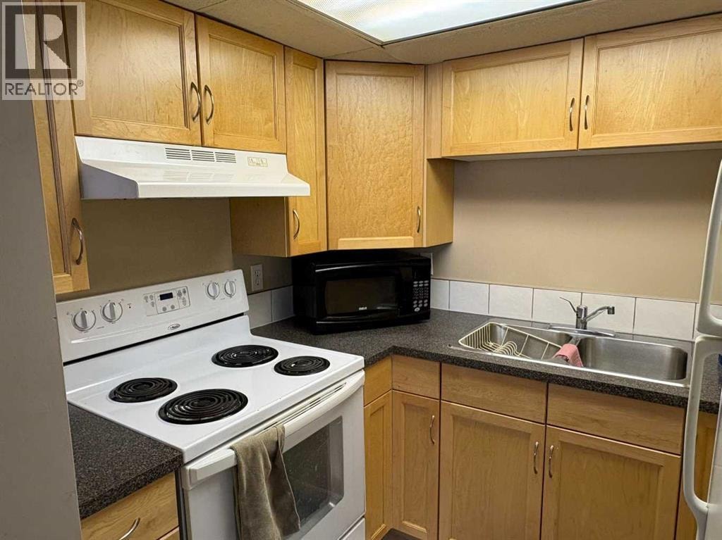 2457 22A Street NW — photo 33