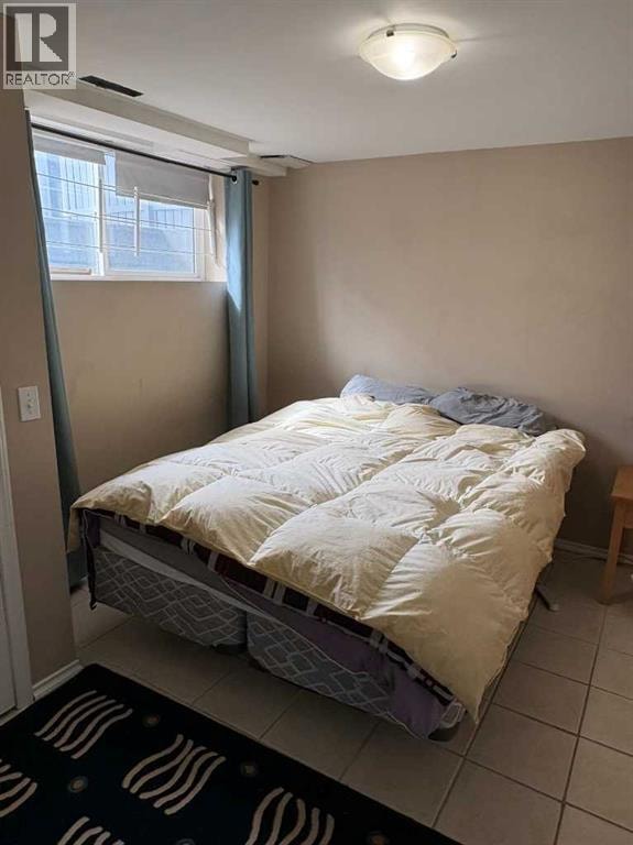 2457 22A Street NW — photo 36
