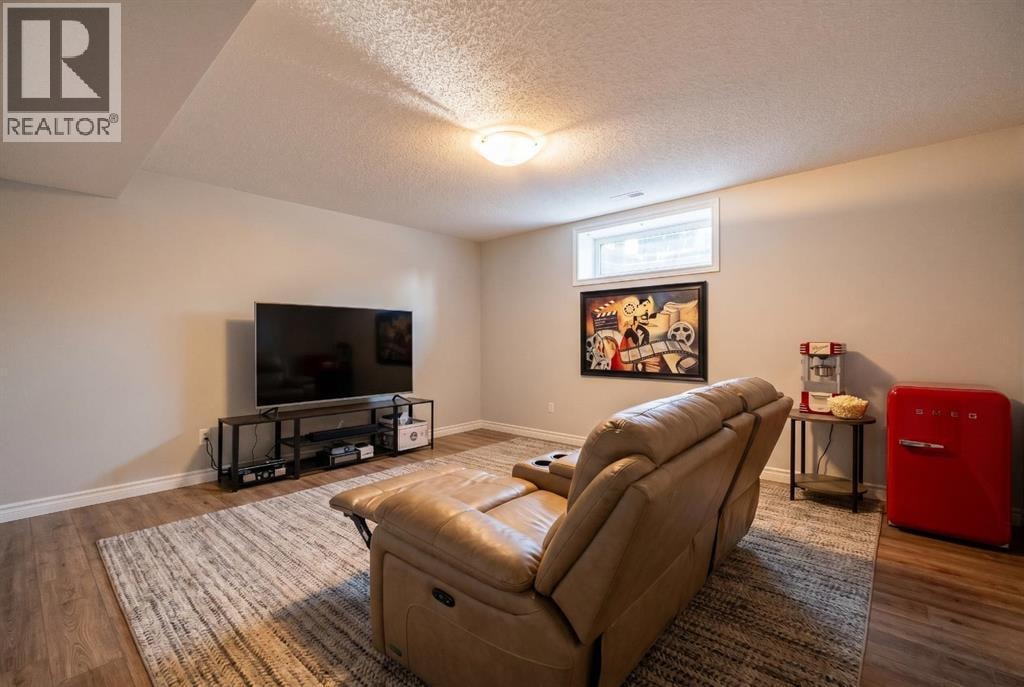 331 MILLVIEW Bay SW — photo 34
