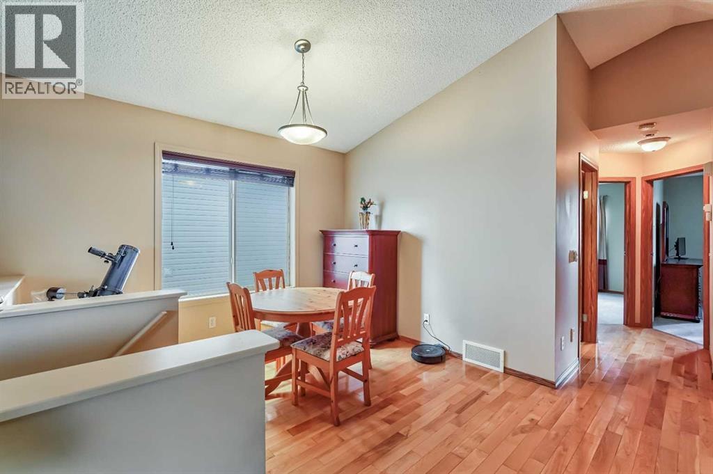 236 Covepark Close NE — photo 8