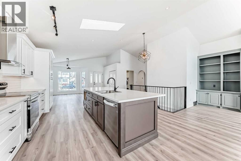 228 Woodside Crescent NW — photo 7