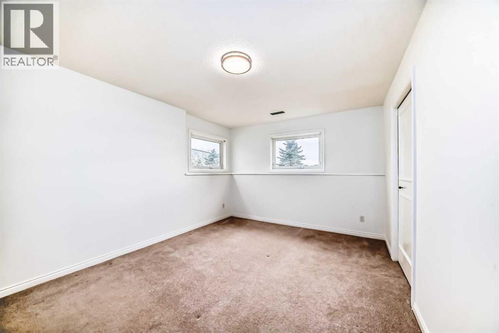 228 Woodside Crescent NW — photo 43