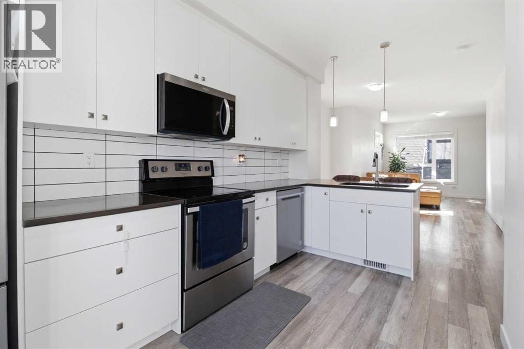 402, 11 Evanscrest Mews NW — photo 16