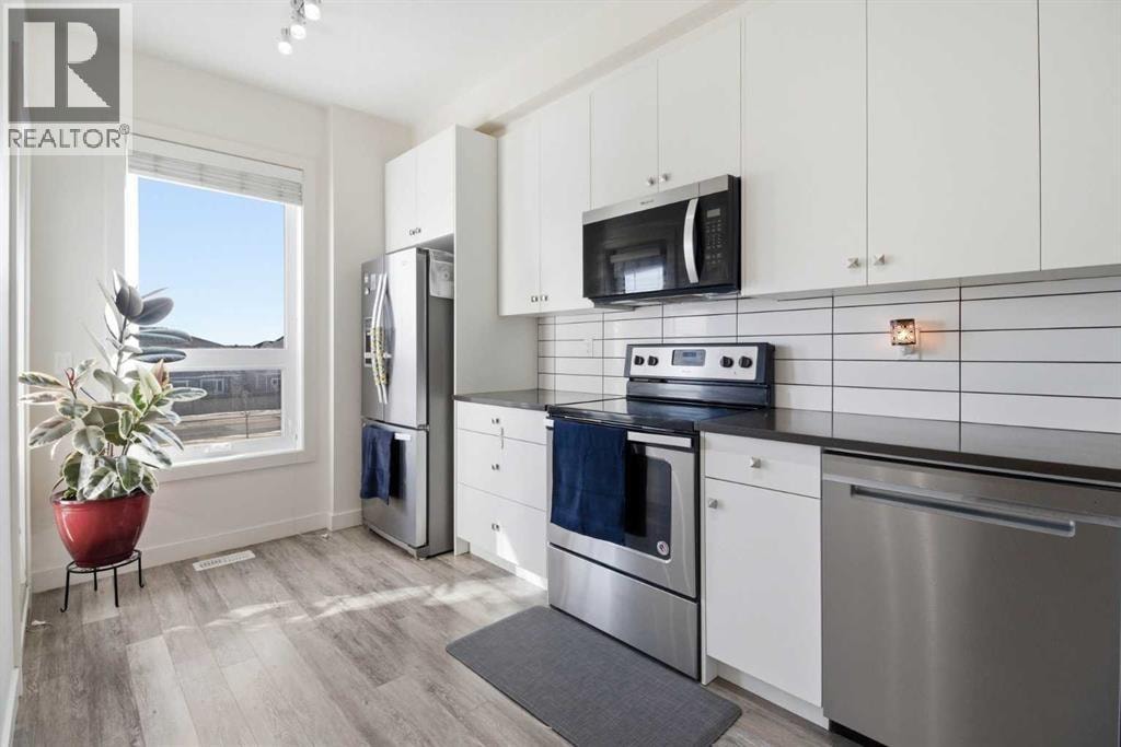 402, 11 Evanscrest Mews NW — photo 19