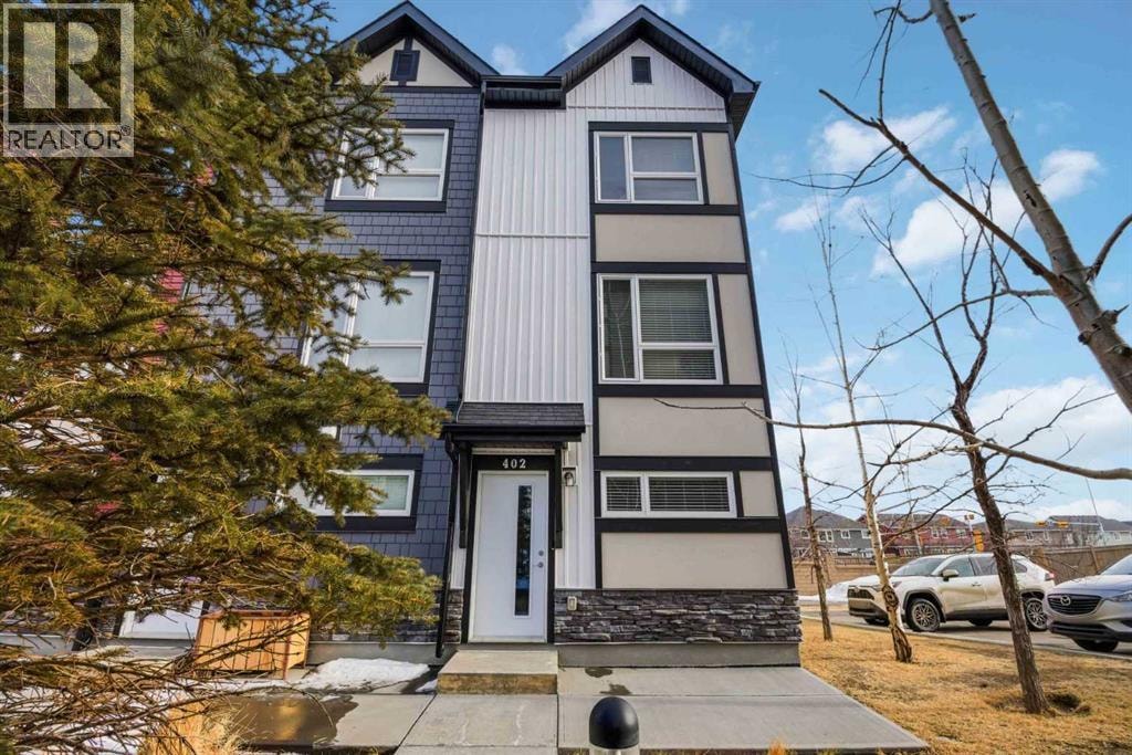 402, 11 Evanscrest Mews NW — photo 4