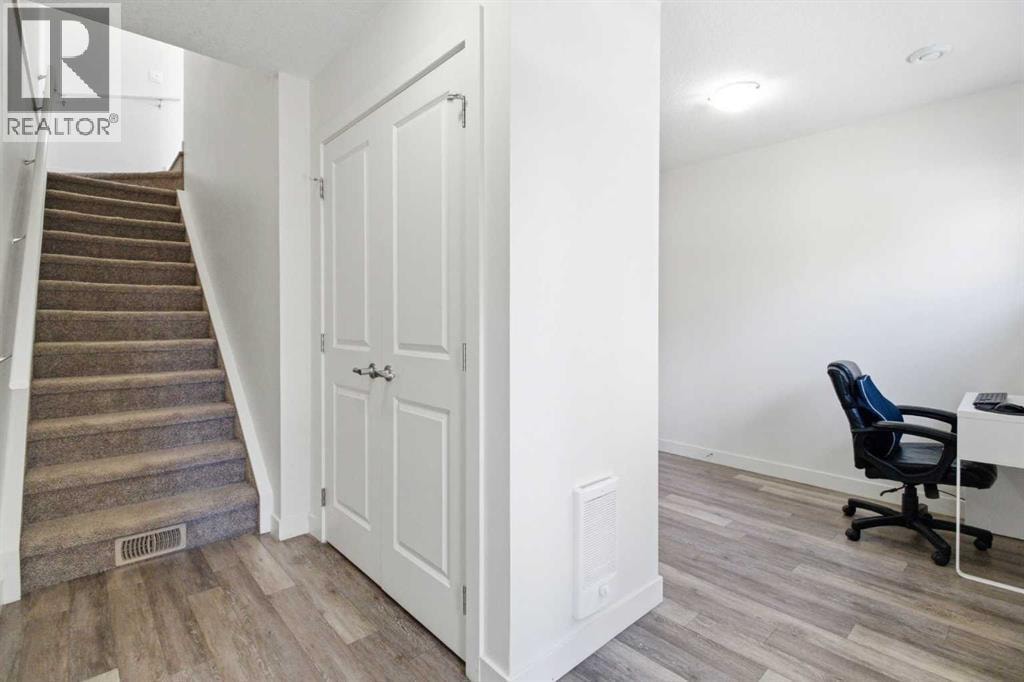 402, 11 Evanscrest Mews NW — photo 32