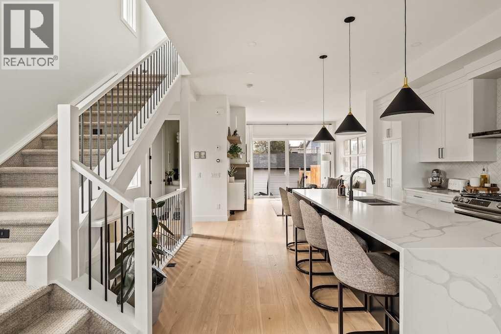 3339 41 Street SW — photo 15