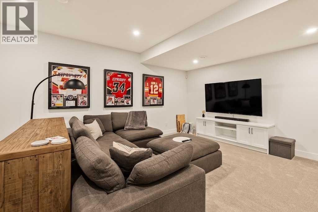 3339 41 Street SW — photo 26