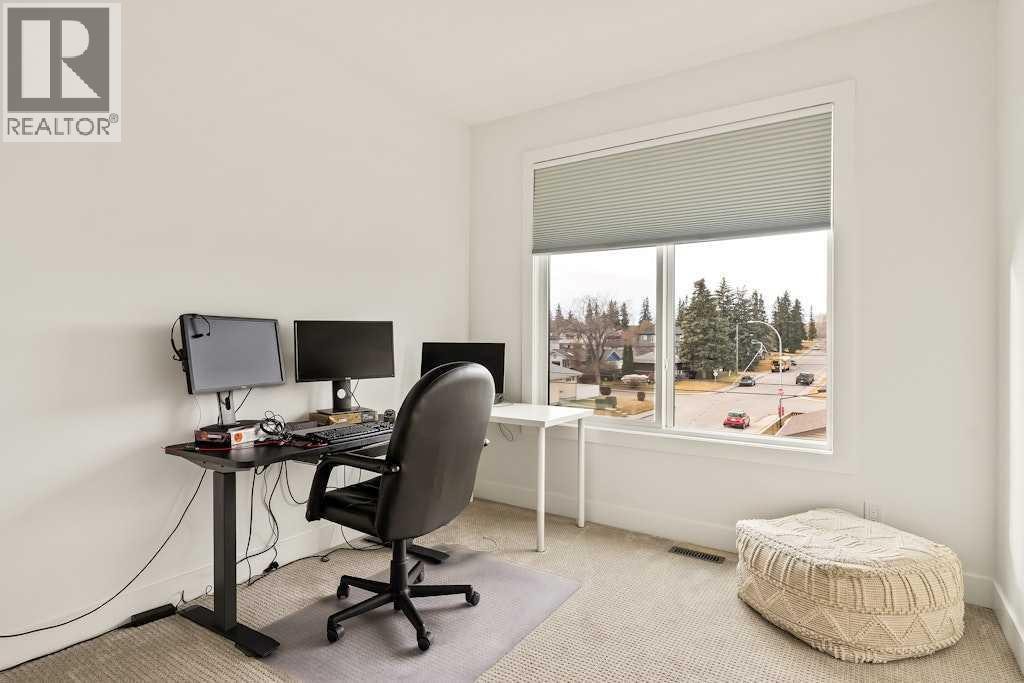 3339 41 Street SW — photo 20