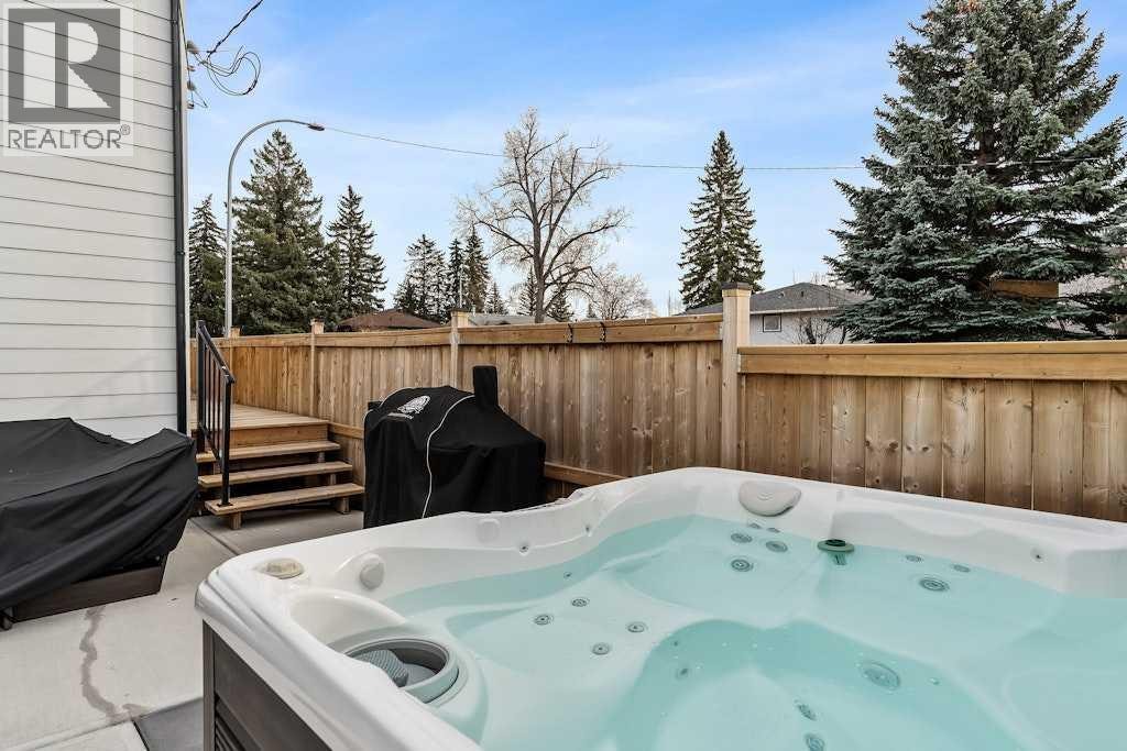 3339 41 Street SW — photo 31