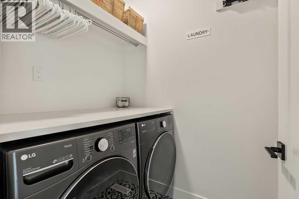 3339 41 Street SW — photo 23
