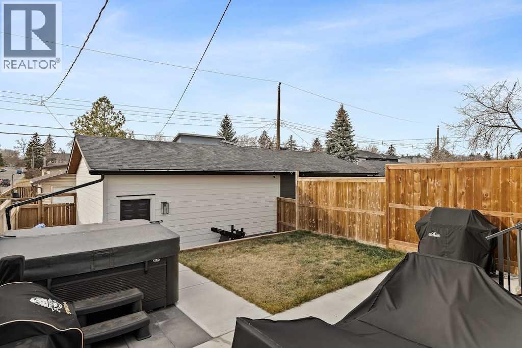 3339 41 Street SW — photo 32
