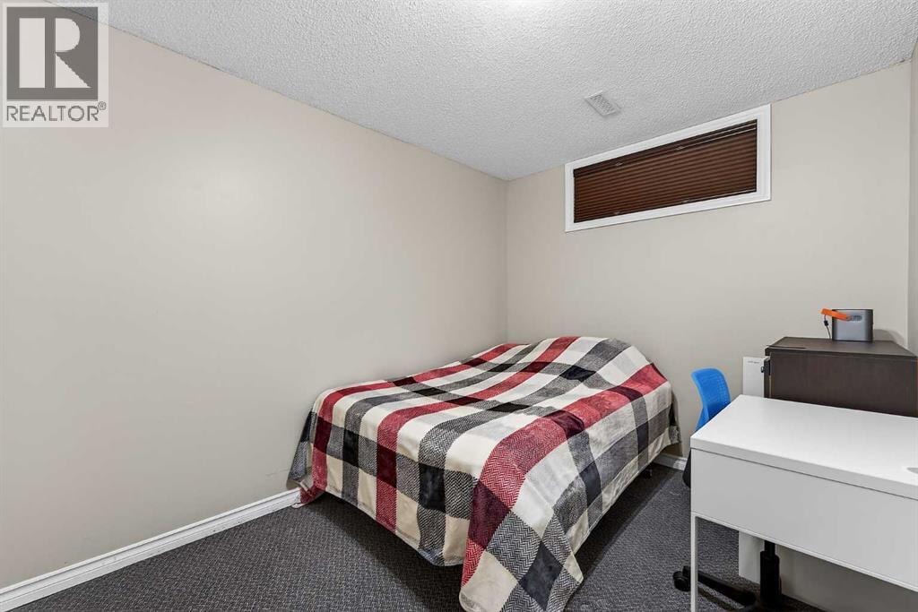 402, 2005 Luxstone Boulevard SW — photo 34