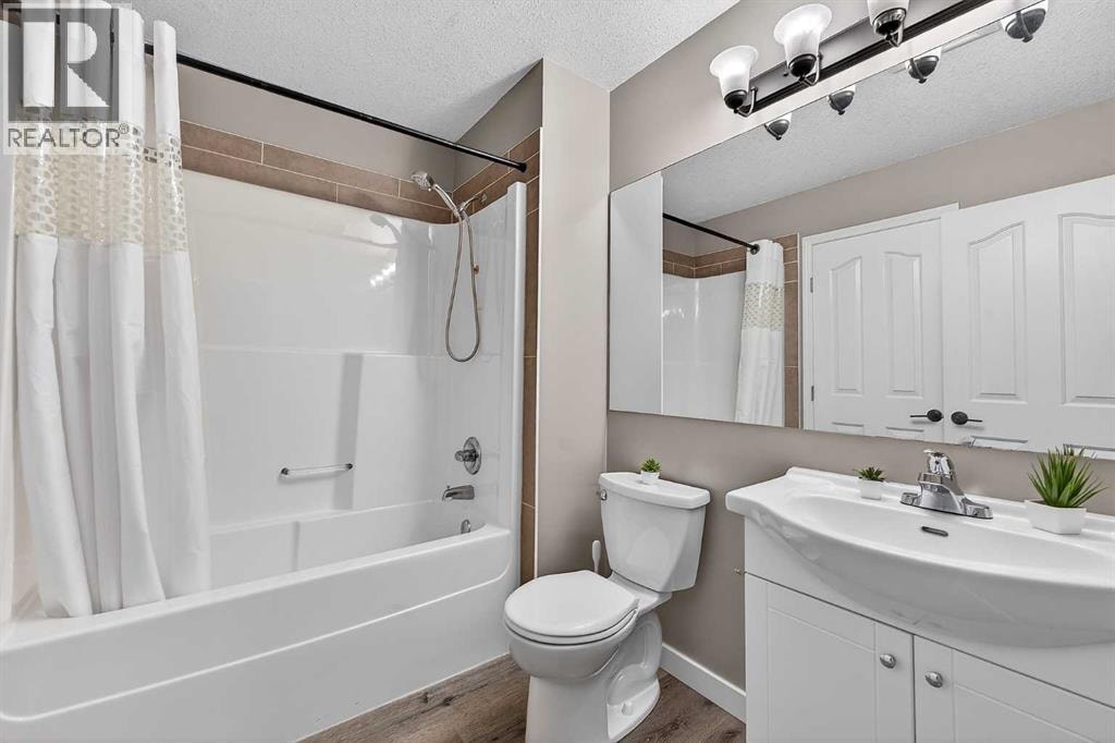 402, 2005 Luxstone Boulevard SW — photo 32