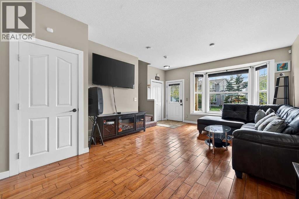 402, 2005 Luxstone Boulevard SW — photo 10