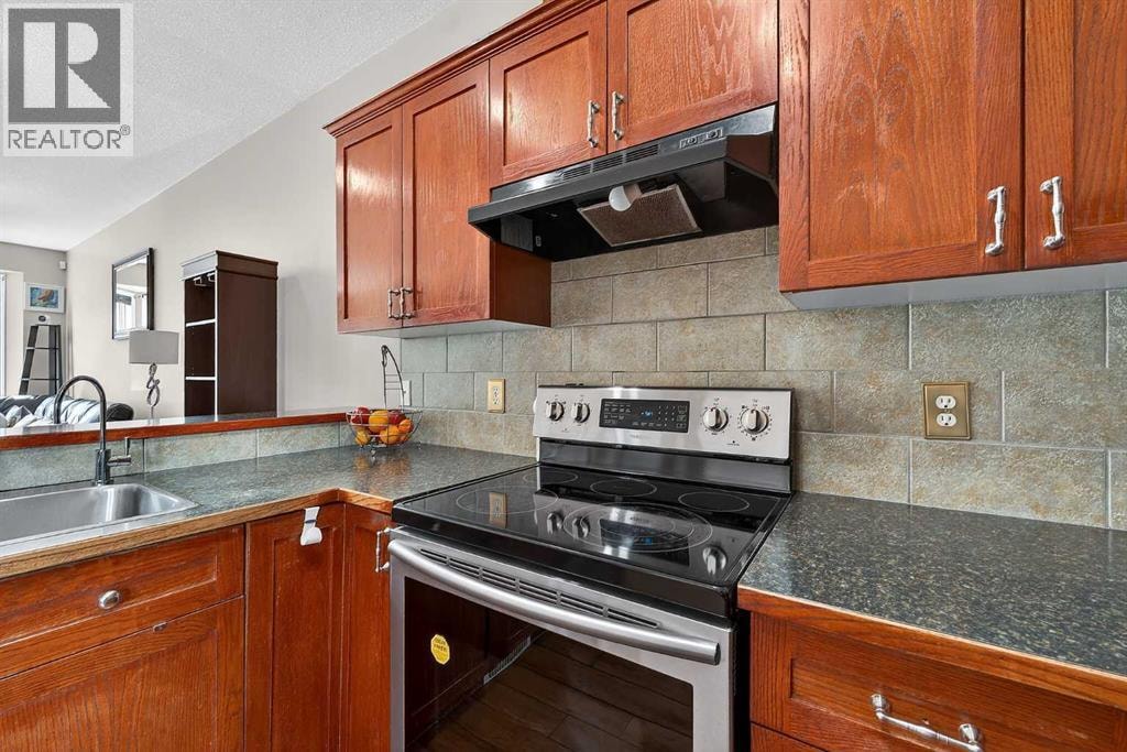 402, 2005 Luxstone Boulevard SW — photo 20