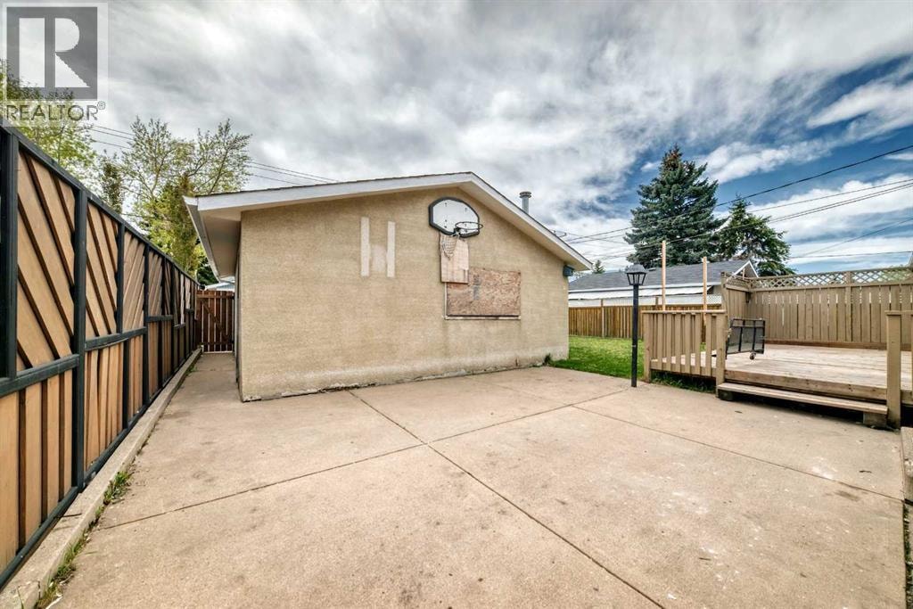 4607 Marwood Way NE — photo 40