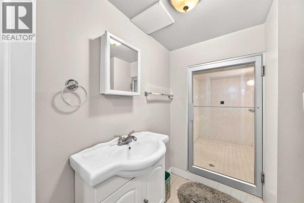 10435 Mapleridge Crescent SE — photo 35