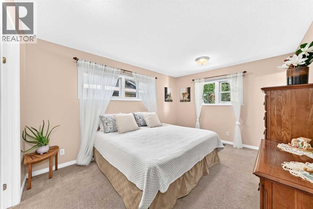 10435 Mapleridge Crescent SE — photo 22
