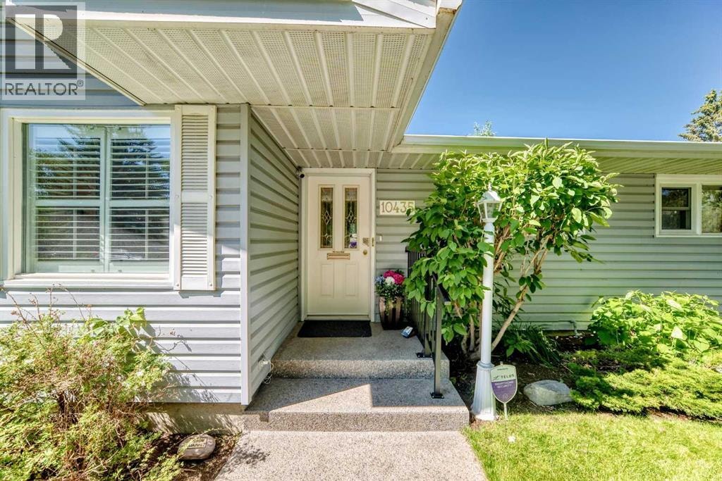 10435 Mapleridge Crescent SE — photo 7
