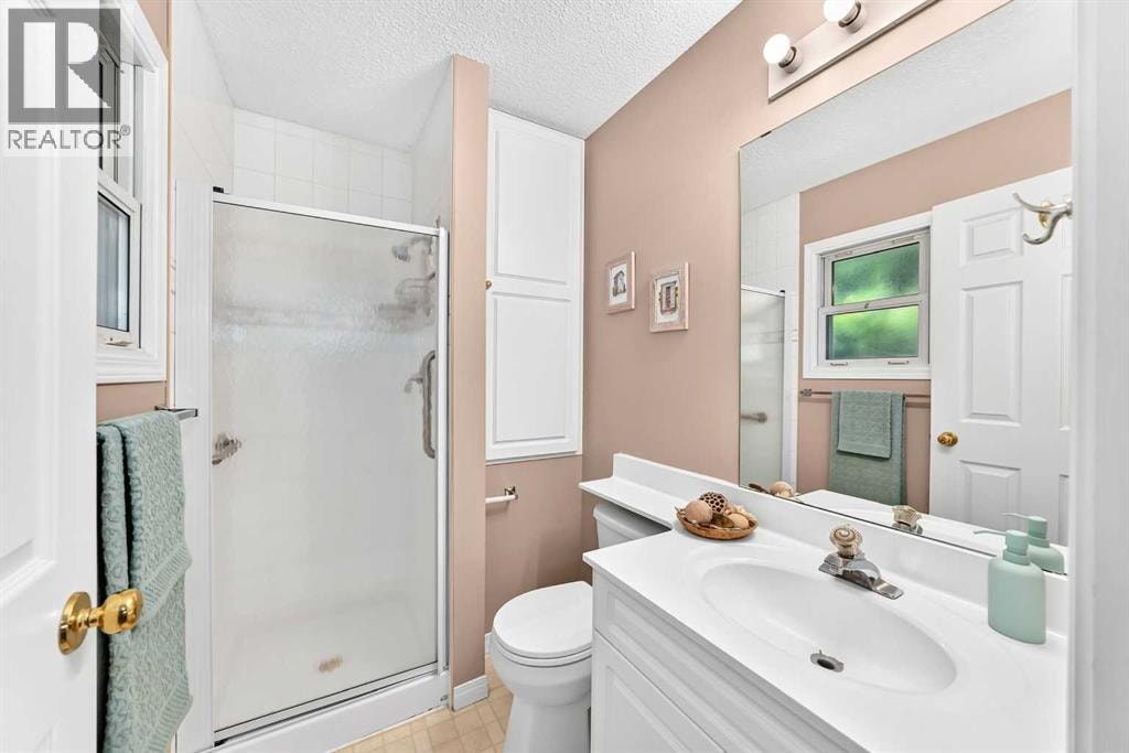 10435 Mapleridge Crescent SE — photo 24