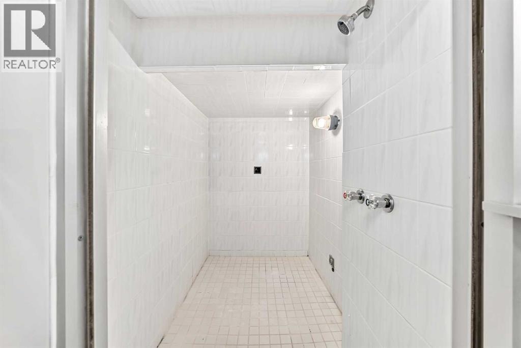 10435 Mapleridge Crescent SE — photo 36