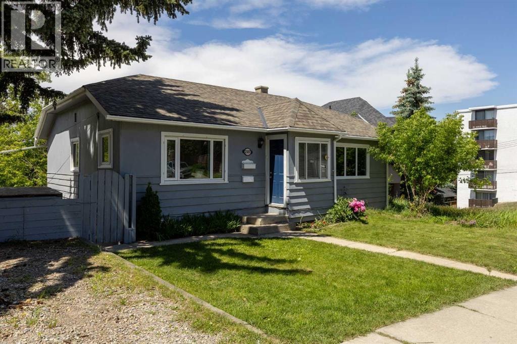 2507 15A Street SW — photo 3
