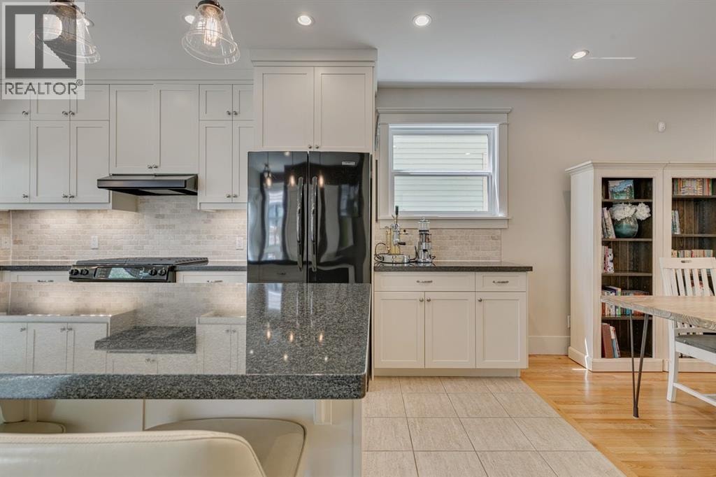 609 23 Avenue SW — photo 24
