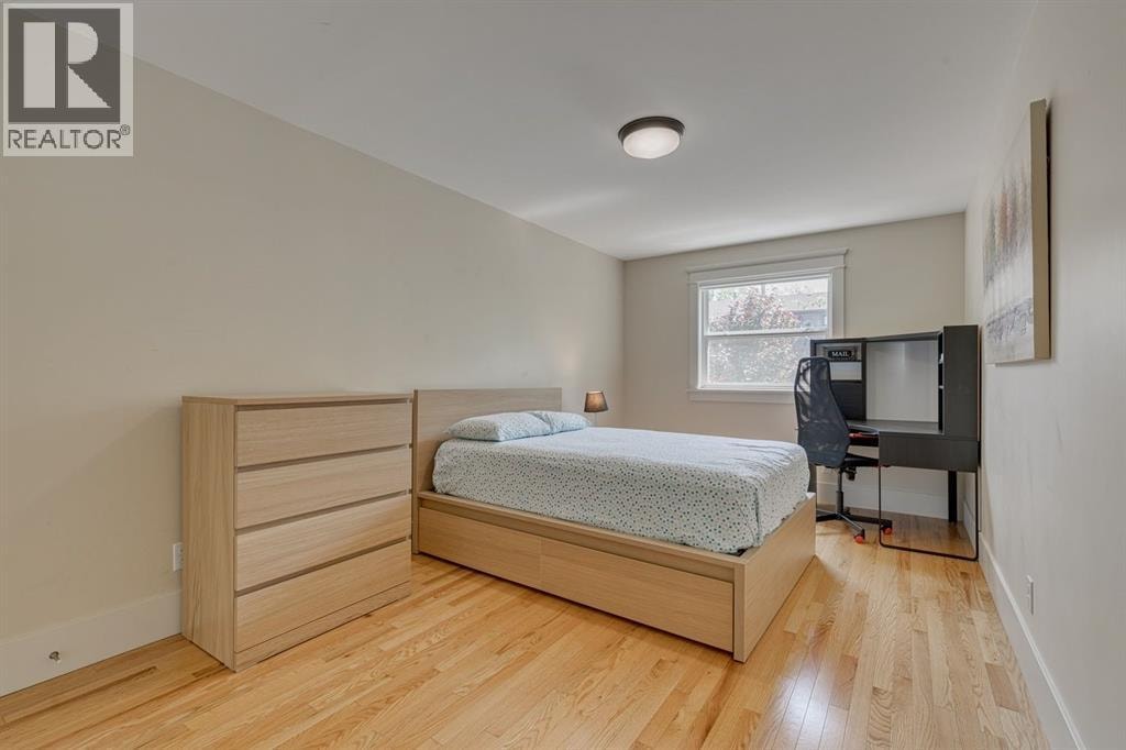 609 23 Avenue SW — photo 32