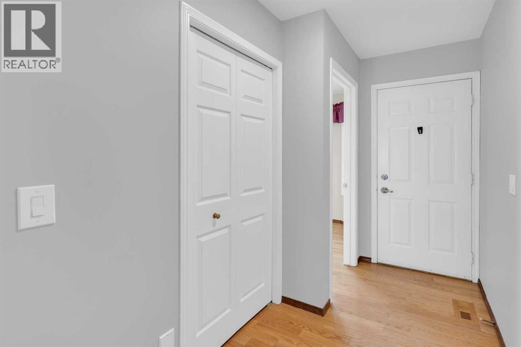 4, 604 Griffin Road W — photo 2