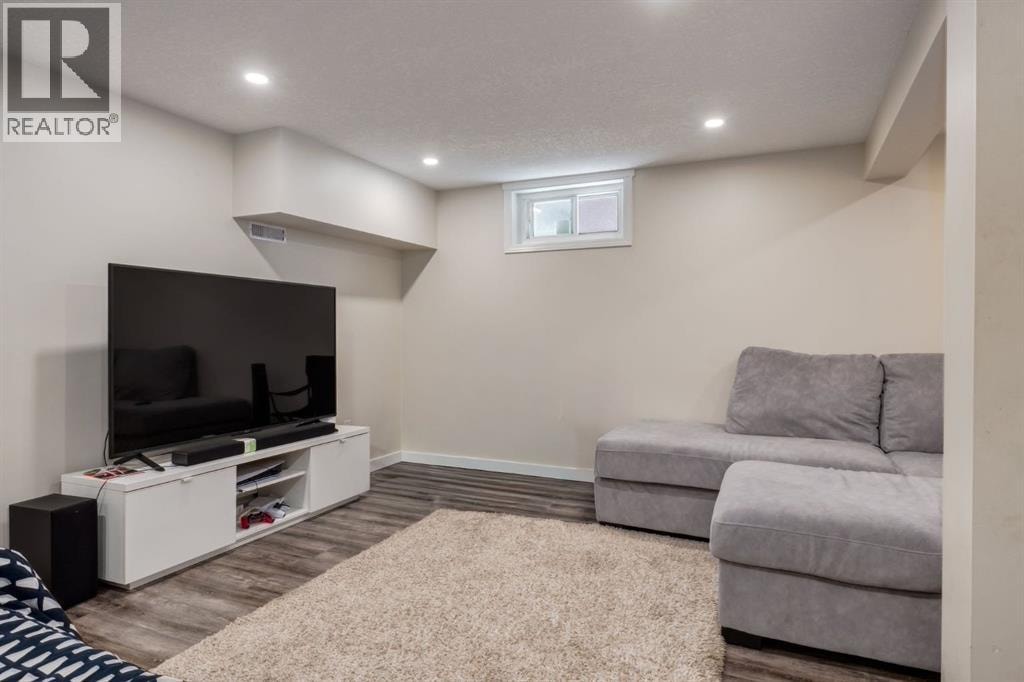 2024 43 Street SE — photo 14