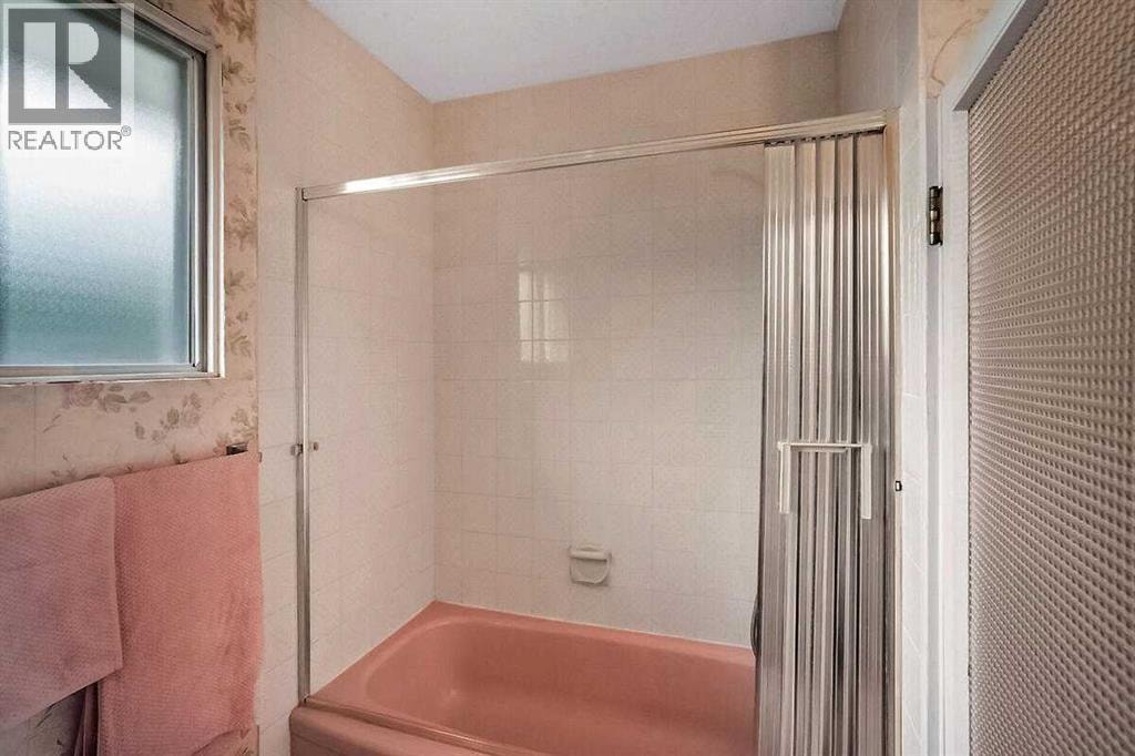 3415 Utah Crescent NW — photo 18