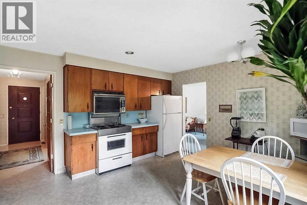 3415 Utah Crescent NW — photo 11