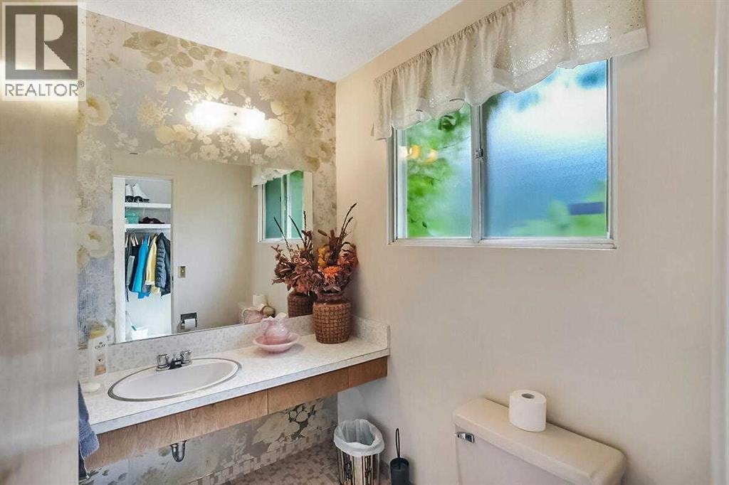 3415 Utah Crescent NW — photo 34