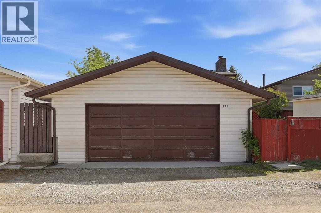 471 Berkley Crescent NW — photo 45