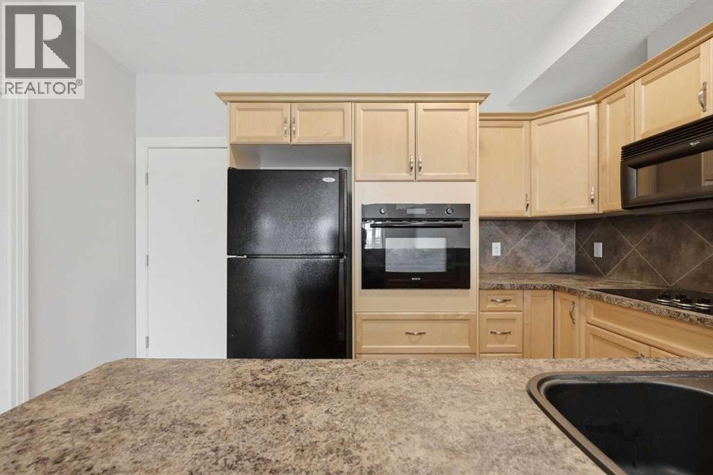 322, 60 Royal Oak Plaza NW — photo 13