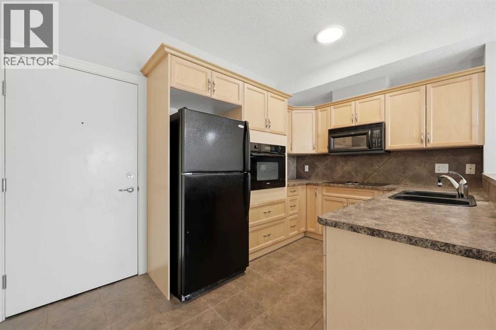 322, 60 Royal Oak Plaza NW — photo 9