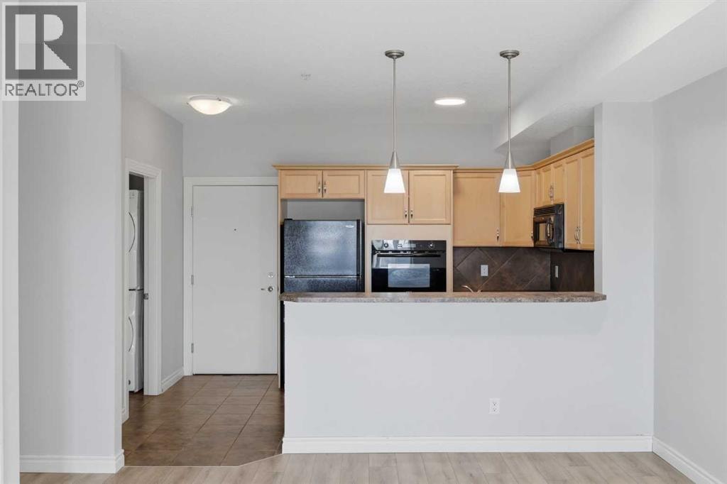 322, 60 Royal Oak Plaza NW — photo 14