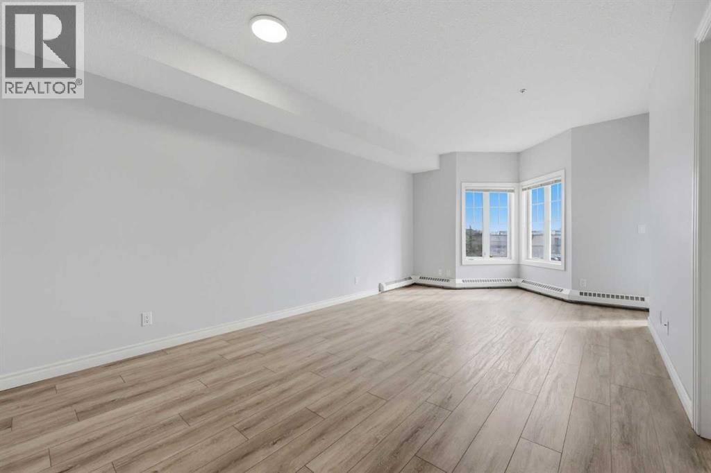 322, 60 Royal Oak Plaza NW — photo 16