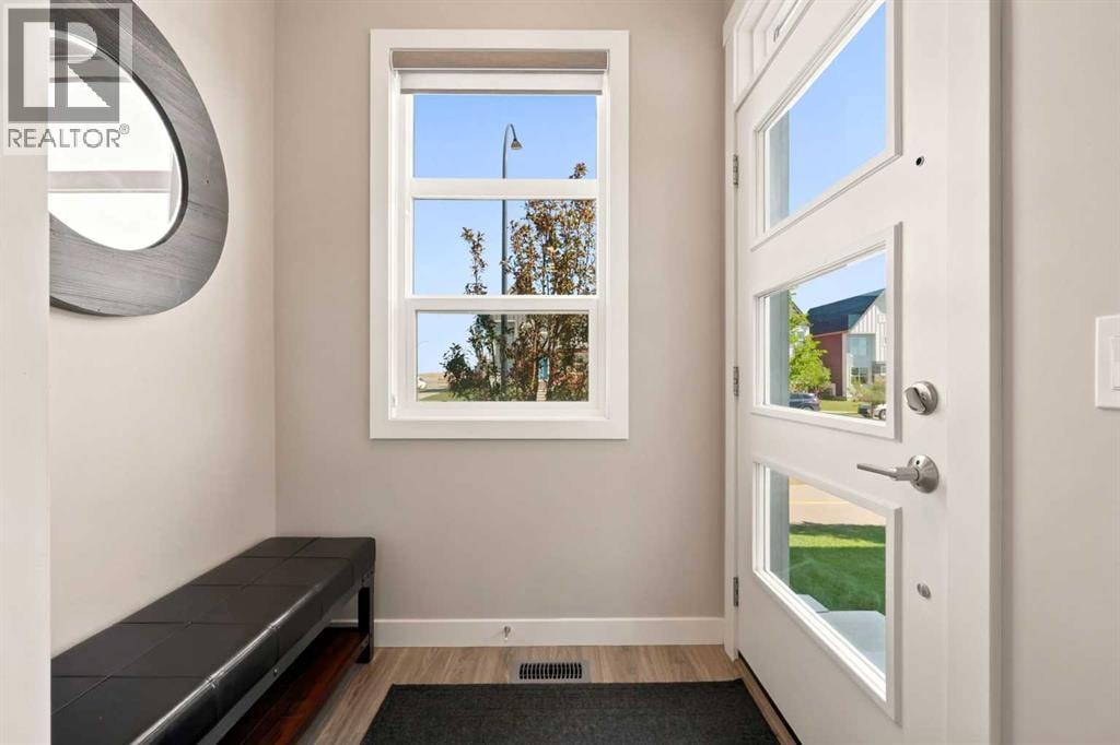 161 Livingston View NE — photo 3